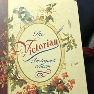 Vintage The Victorian Photo Album 1994 Color album